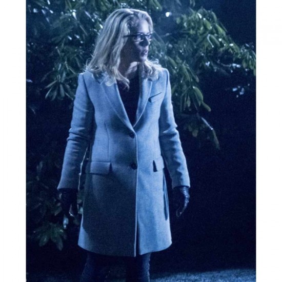 Arrow S06 Felicity Smoak White Coat
